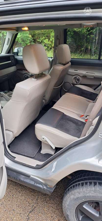 Jeep Commander - 9