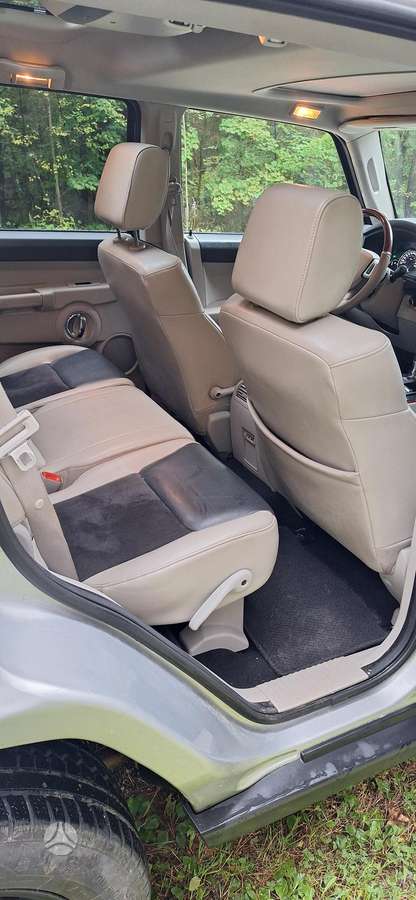 Jeep Commander - 10