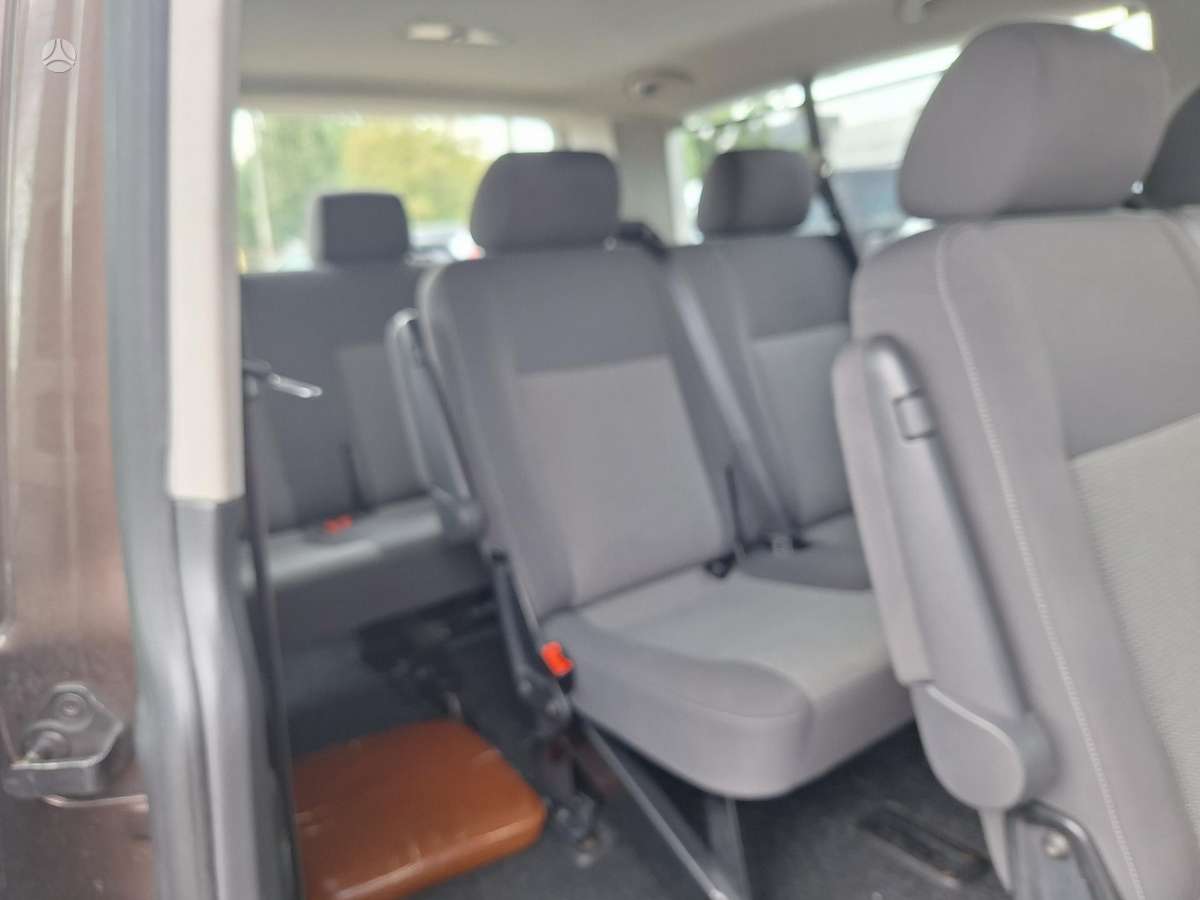 Volkswagen Caravelle - 10