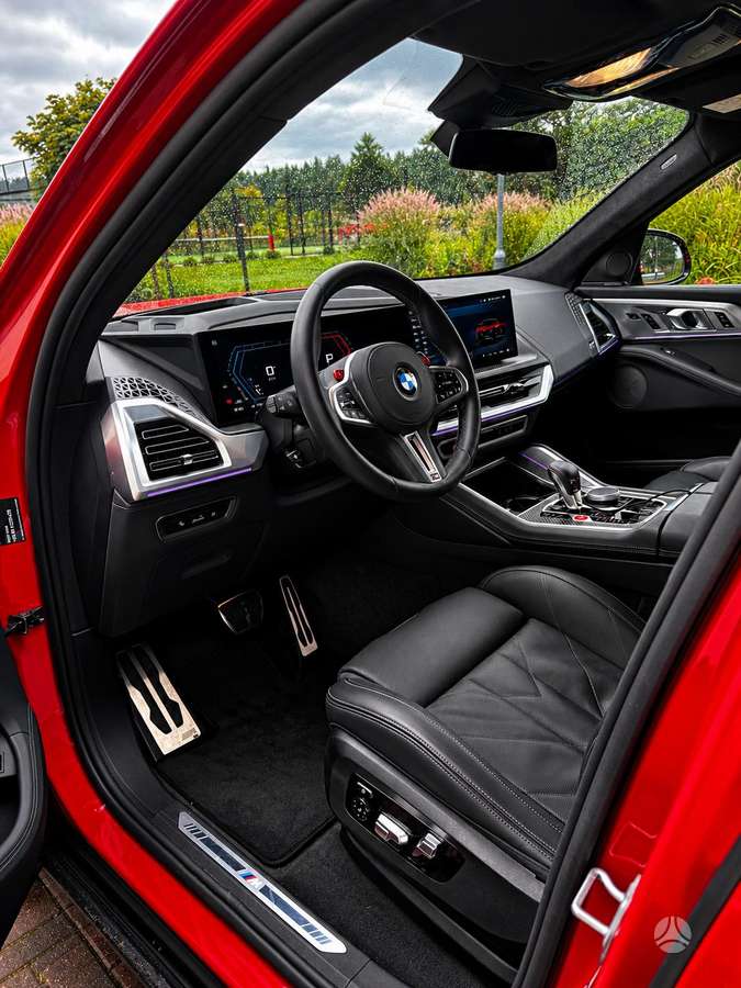 BMW XM - 4