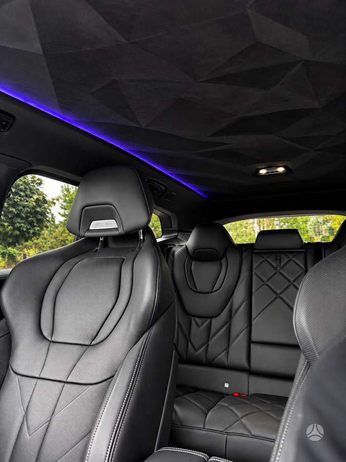BMW XM - 5