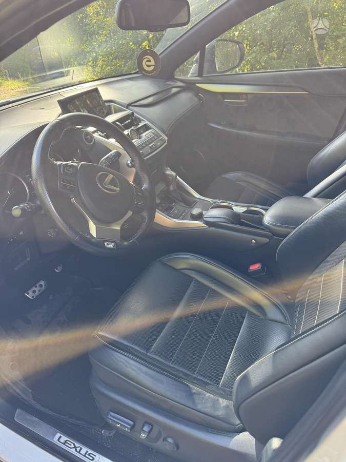 Lexus NX 300h - 7
