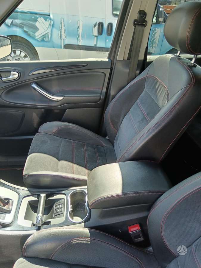 Ford S-MAX - 7