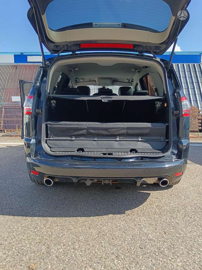 Ford S-MAX - 12