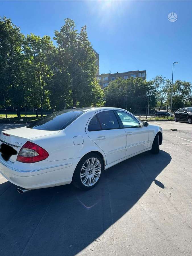 Mercedes-Benz E350 - 4