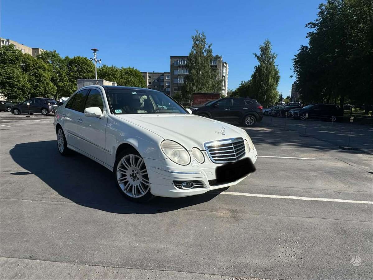Mercedes-Benz E350 - 7