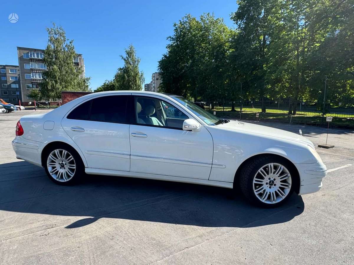 Mercedes-Benz E350 - 9