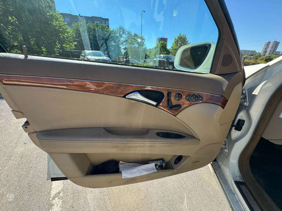 Mercedes-Benz E350, 3.5 l., Седан