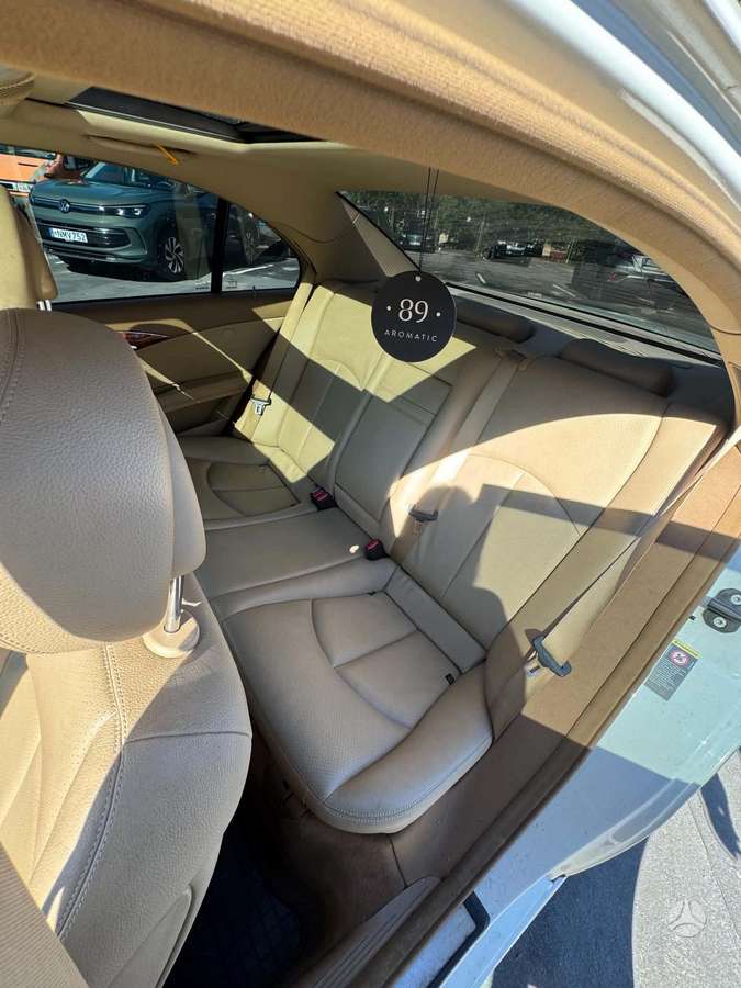 Mercedes-Benz E350, 3.5 l., Седан