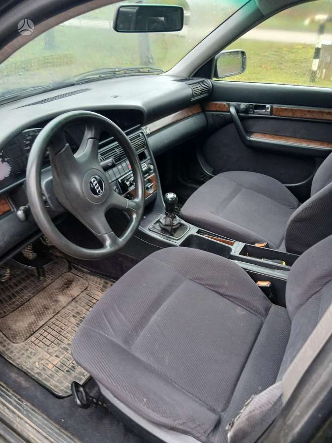 Audi 100, 2.4 l., Седан