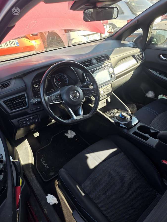 Nissan Leaf - 5