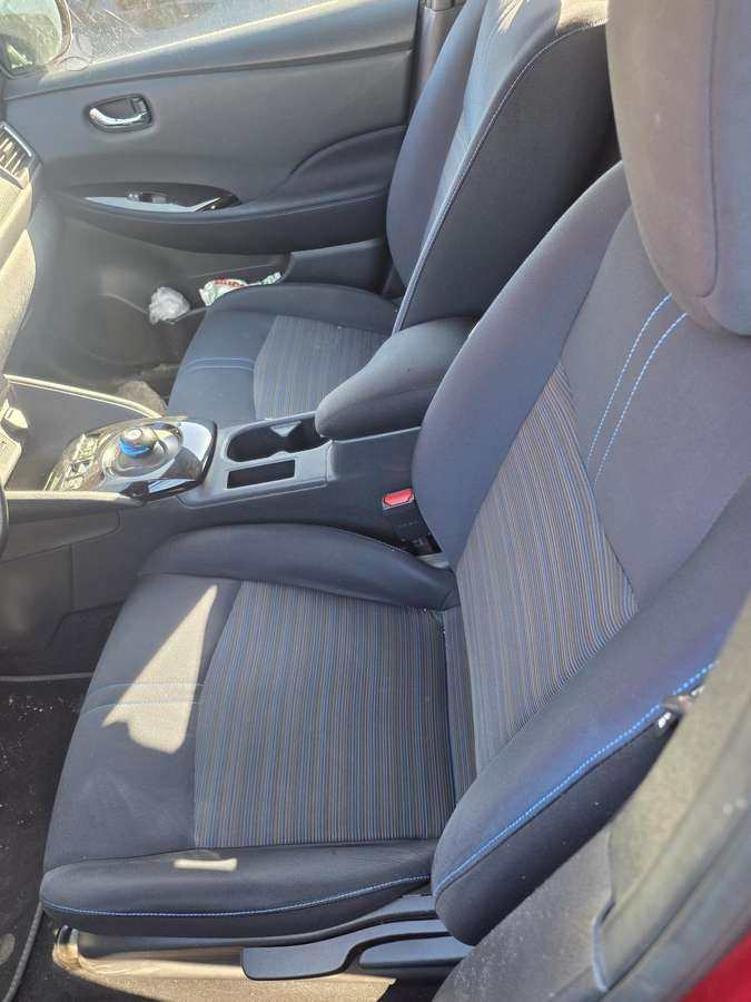 Nissan Leaf - 6