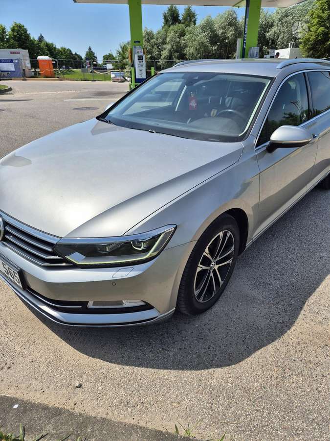 Volkswagen Passat - 4