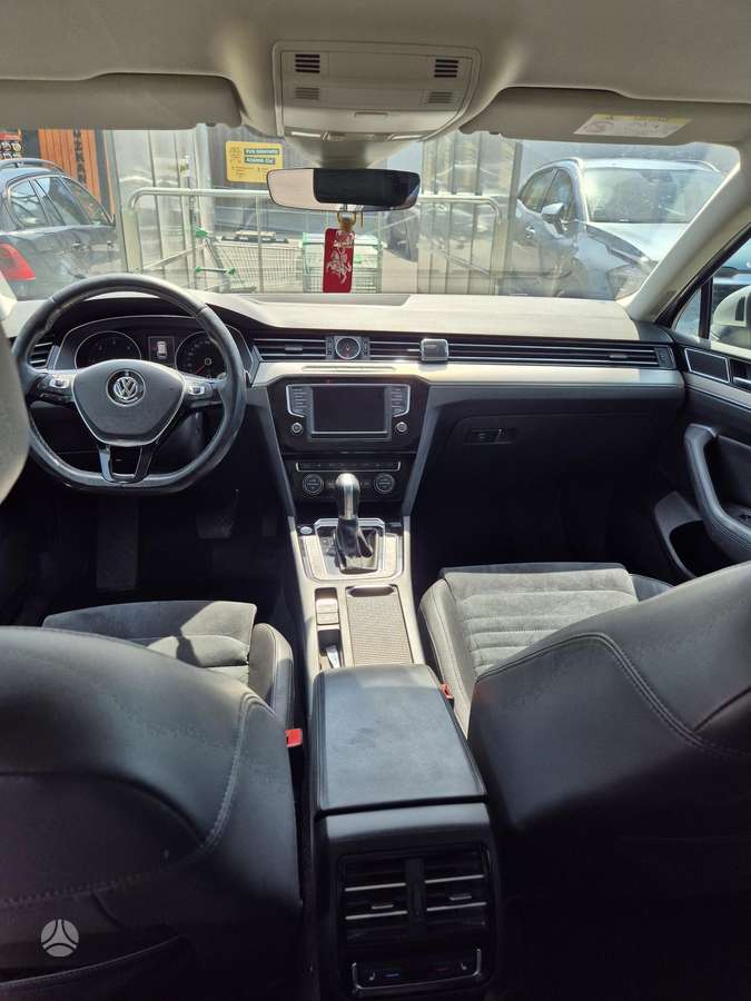Volkswagen Passat - 8