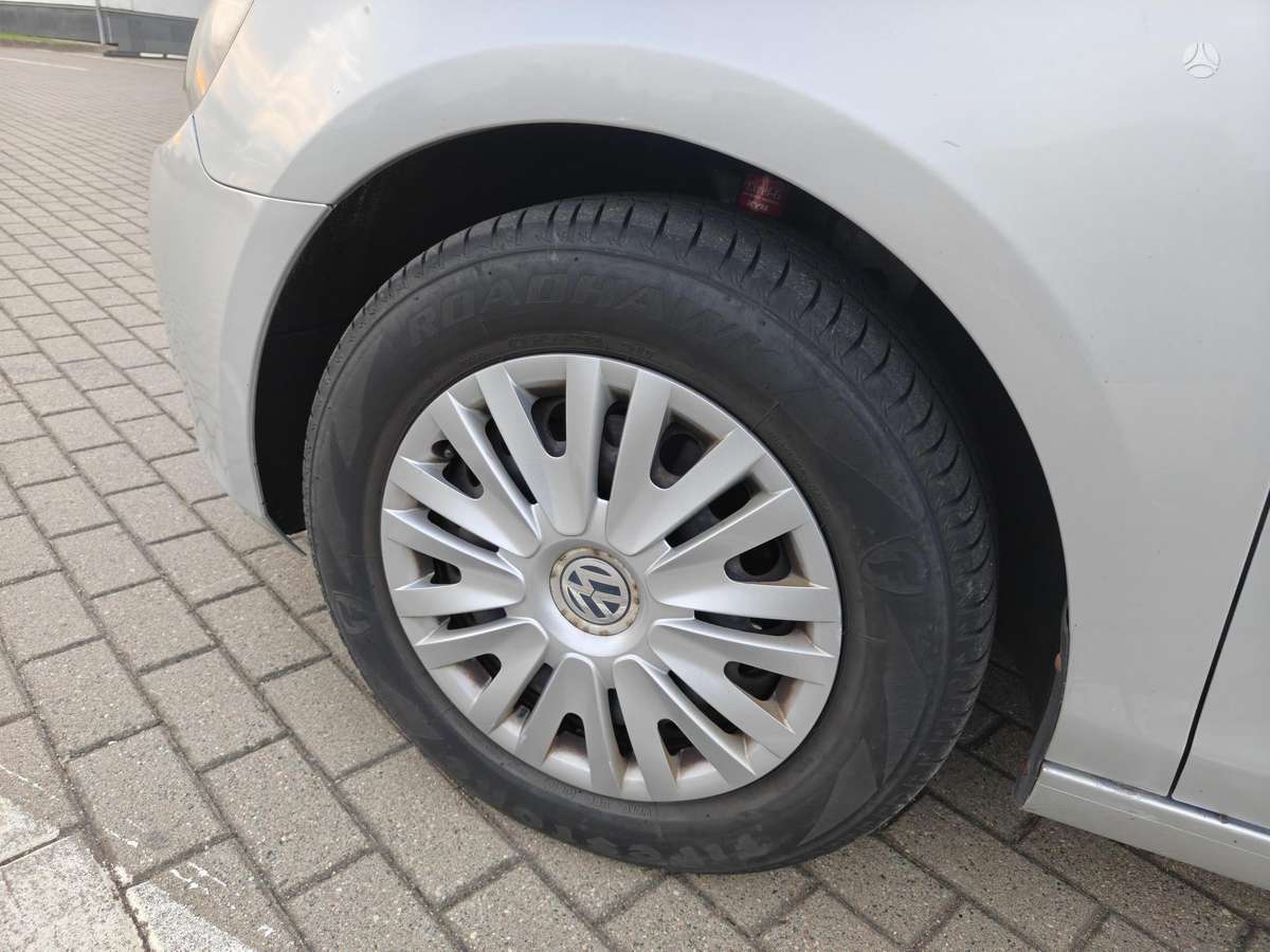 Volkswagen Golf - 11