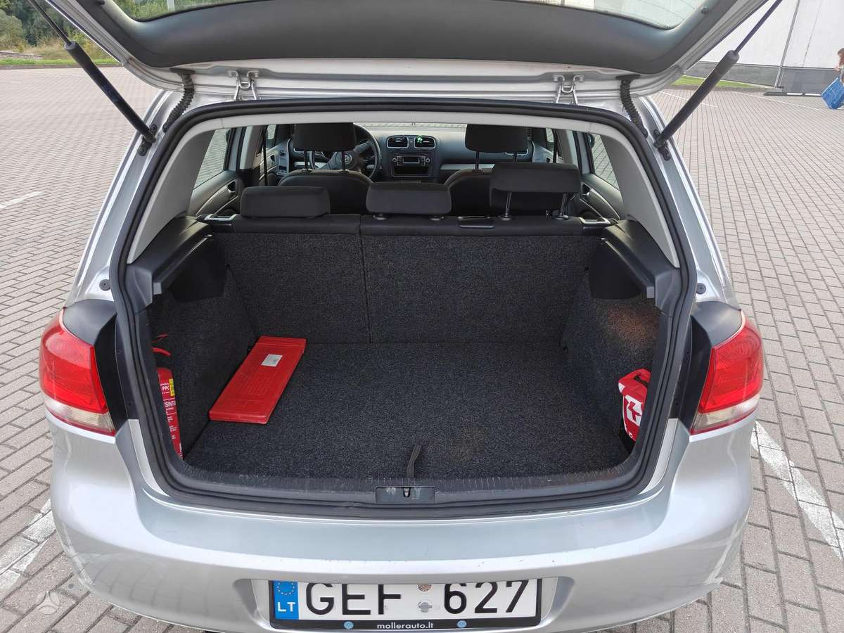 Volkswagen Golf - 10