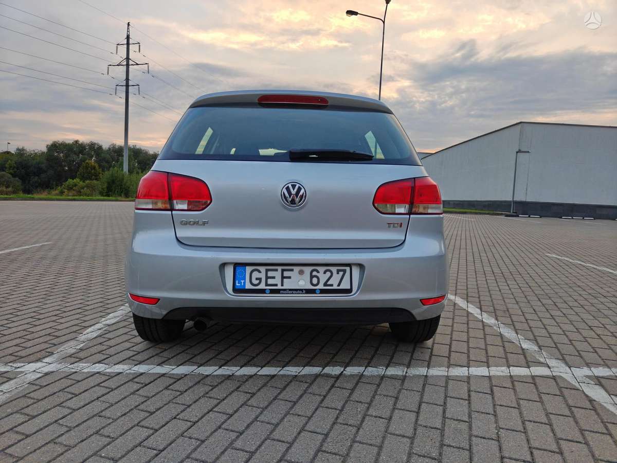 Volkswagen Golf - 4