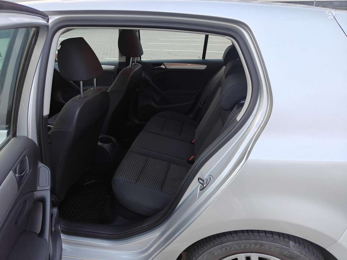 Volkswagen Golf - 9