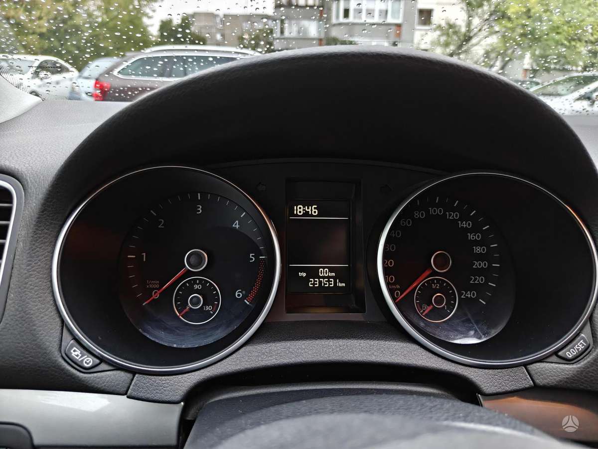 Volkswagen Golf - 12