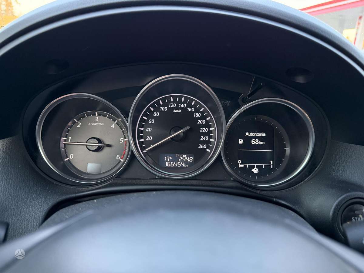 Mazda CX-5, 2.2 l., off-road / crossover