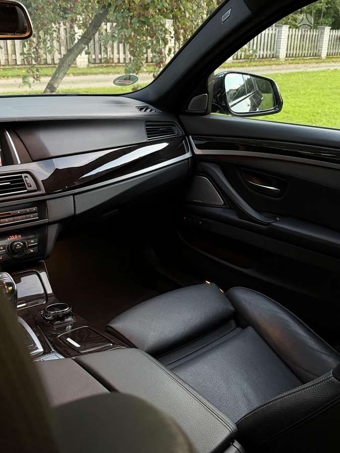 BMW 535, Седан