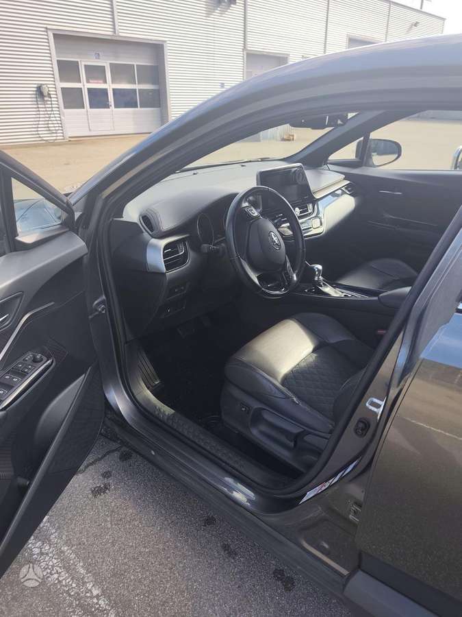 Toyota C-HR - 6