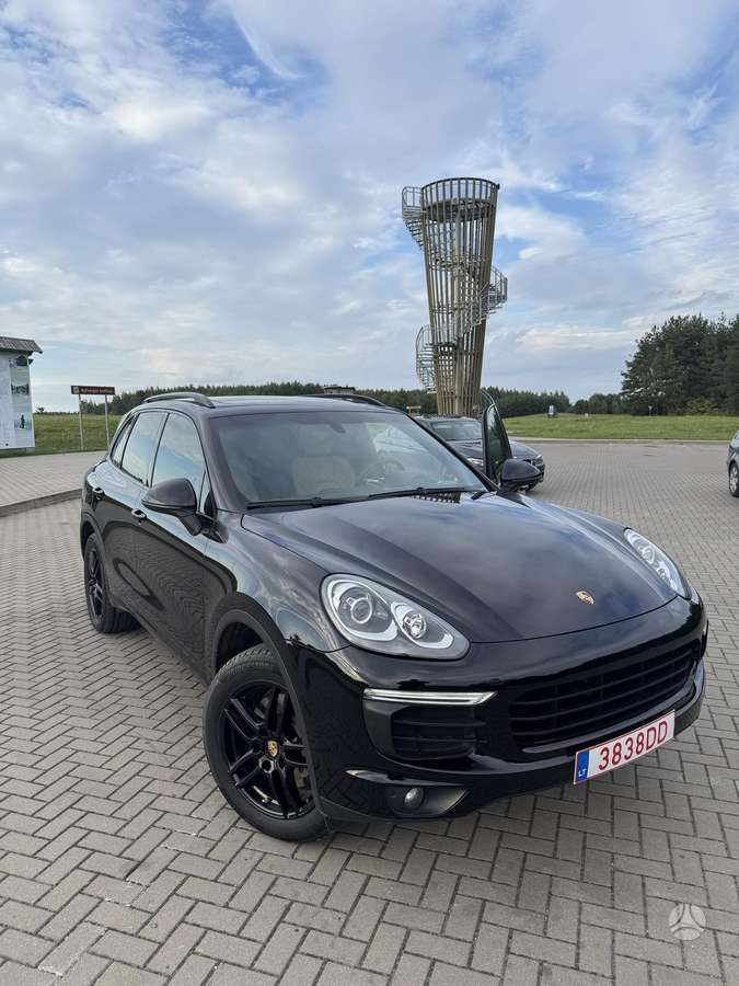 Porsche Cayenne - 1