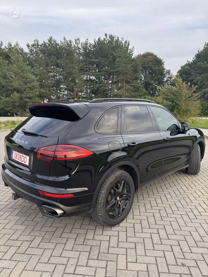 Porsche Cayenne - 4