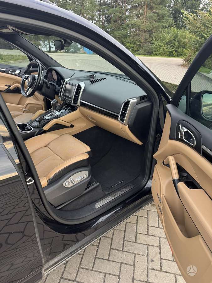 Porsche Cayenne - 11