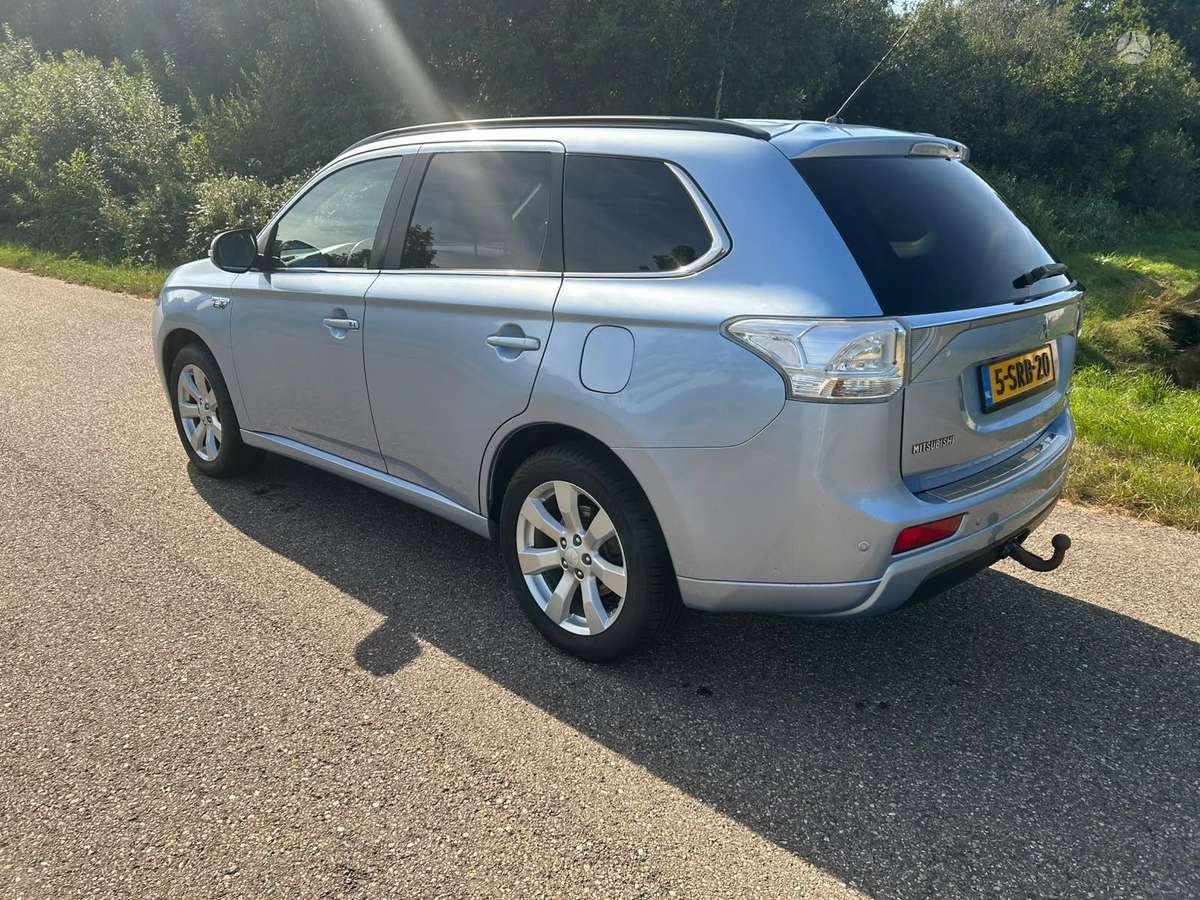 Mitsubishi Outlander - 5
