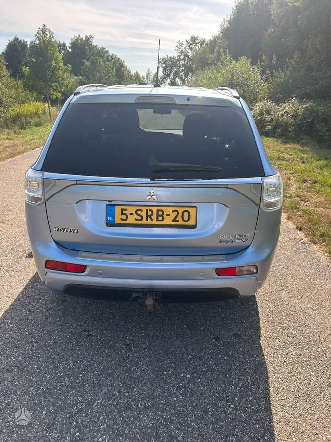Mitsubishi Outlander - 6