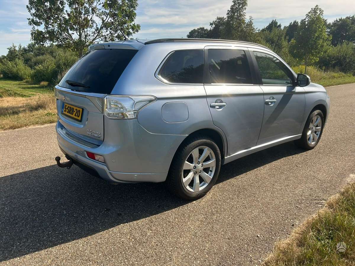 Mitsubishi Outlander - 7