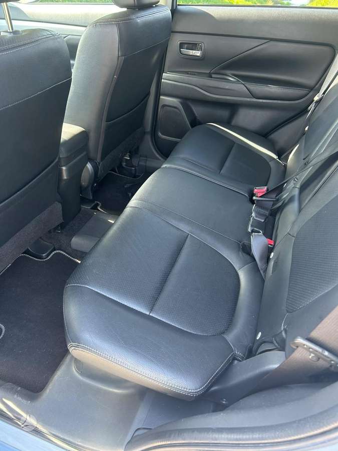 Mitsubishi Outlander - 10