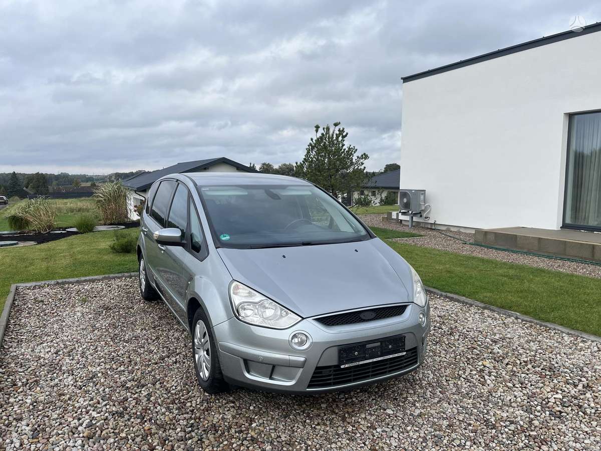 Ford S-MAX - 1