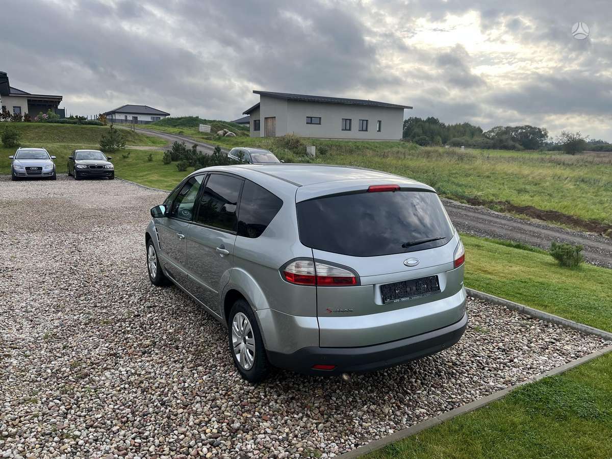 Ford S-MAX - 9