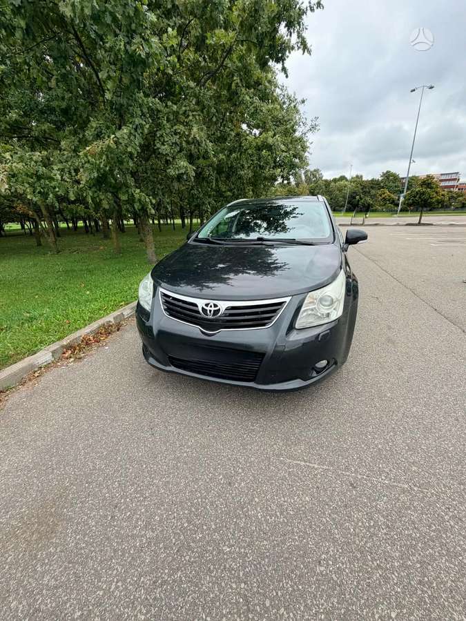 Toyota Avensis - 2