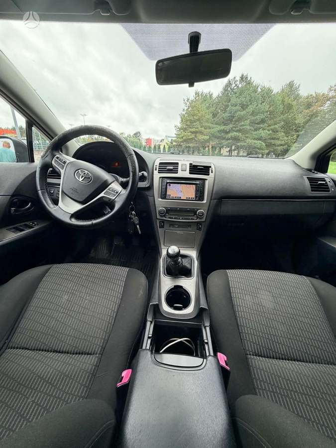 Toyota Avensis - 7