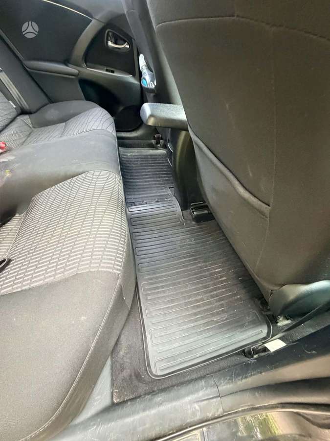 Toyota Avensis - 10