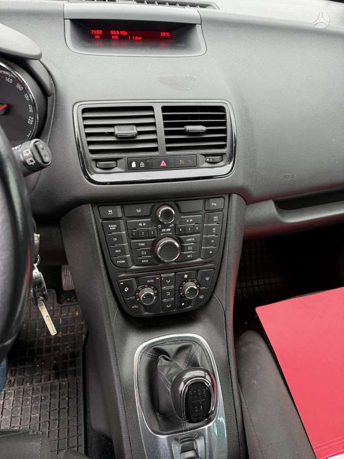 Opel Meriva, 1.4 l., Минивэн