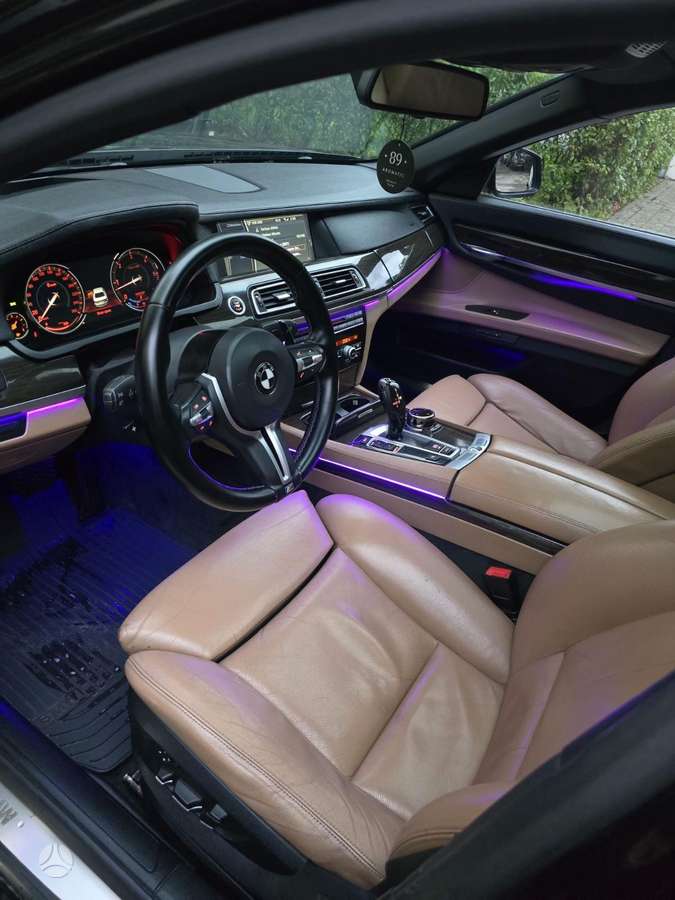 BMW 730, 3.0 l., Седан