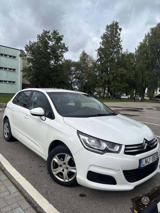Citroen C4, 1.6 l., hatchback
