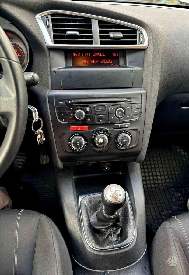 Citroen C4, 1.6 l., hatchback