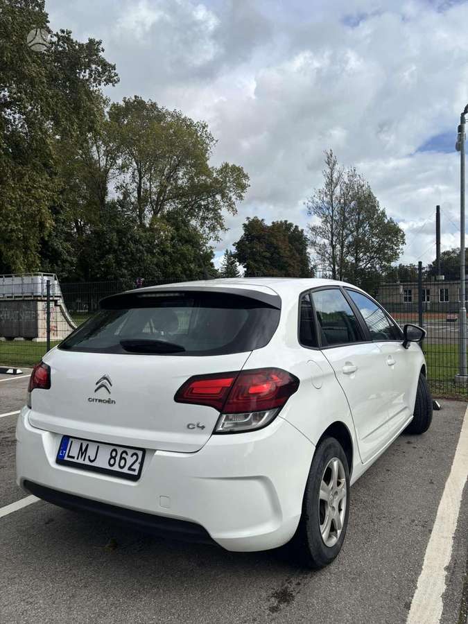 Citroen C4, 1.6 l., hatchback