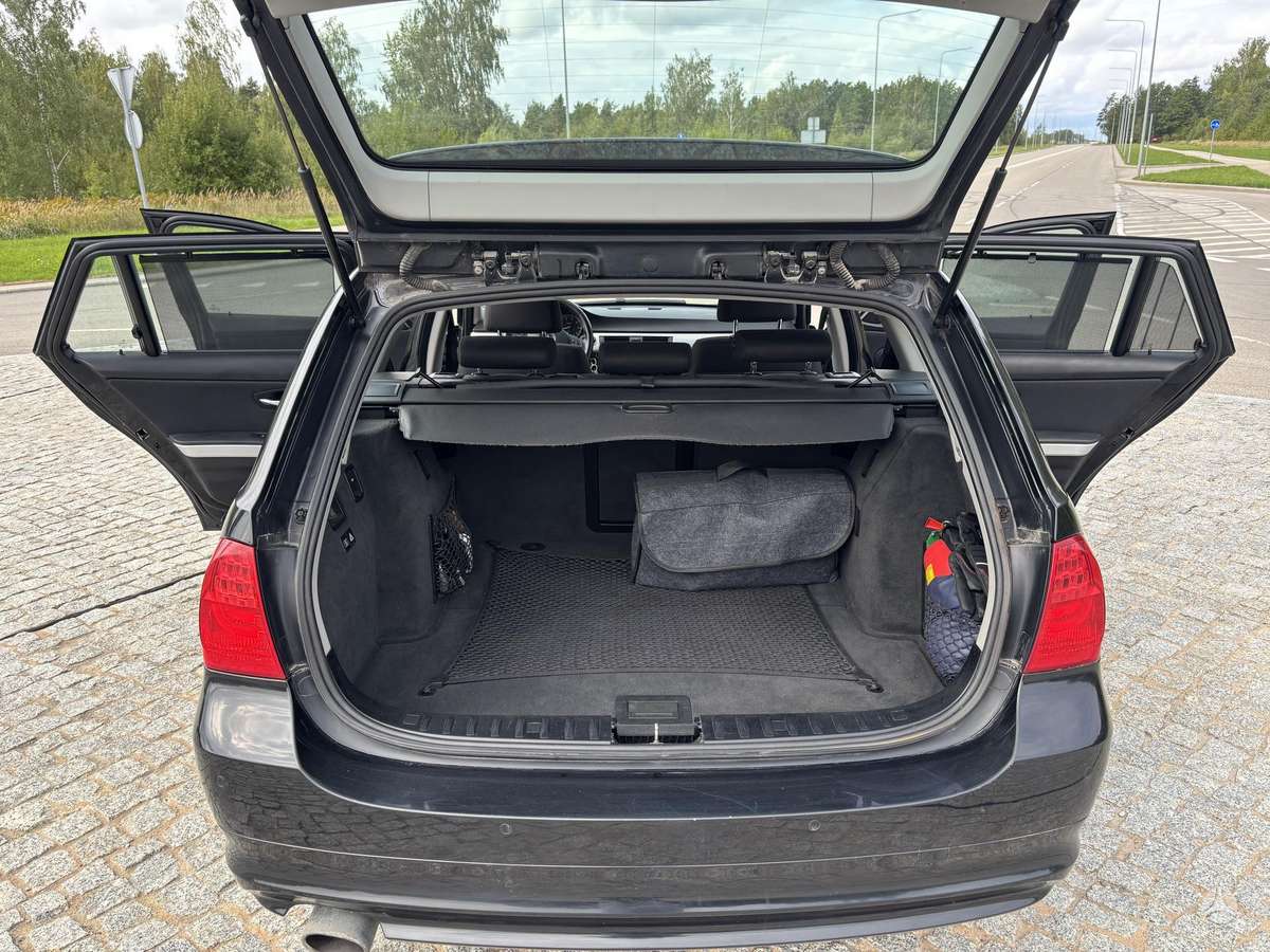 BMW 318, 2.0 l., wagon