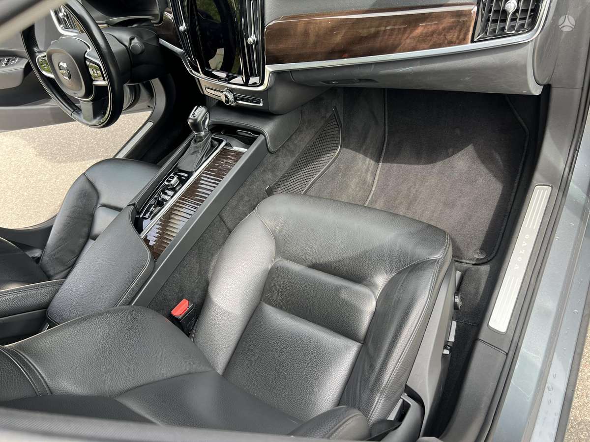 Volvo S90, 2.0 l., Седан
