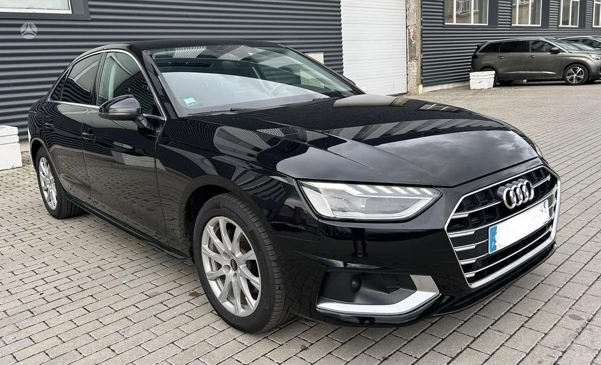 Audi A4, 2.0 l., Седан
