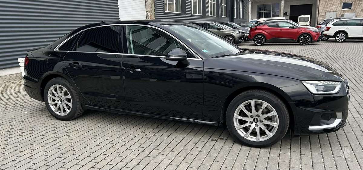 Audi A4, 2.0 l., Седан