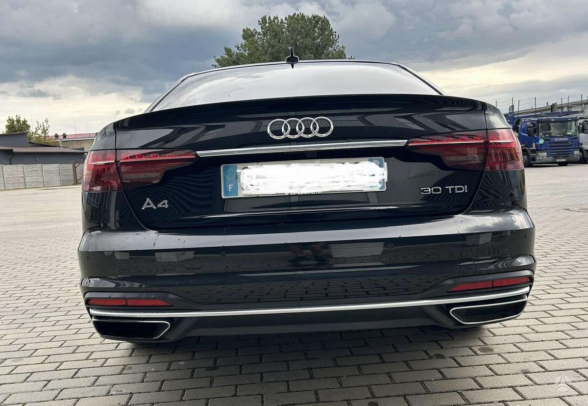 Audi A4, 2.0 l., Седан