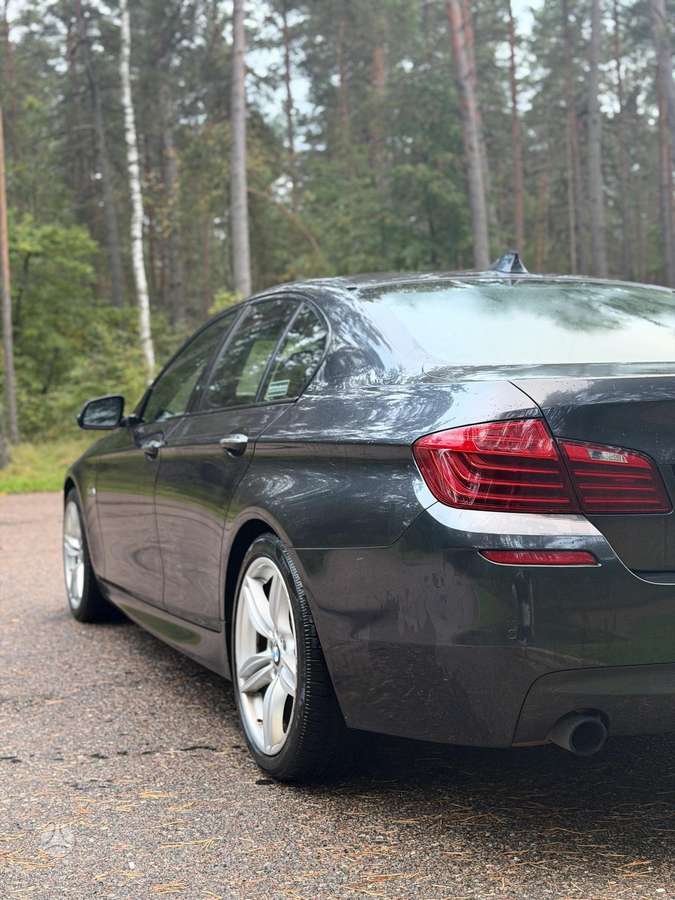 BMW 535, saloon / sedan