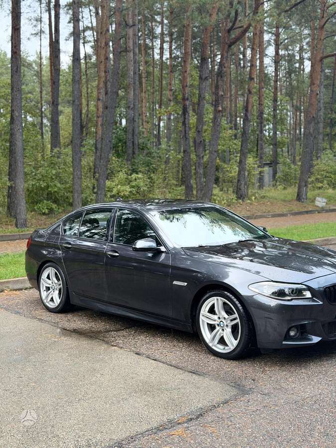 BMW 535, saloon / sedan